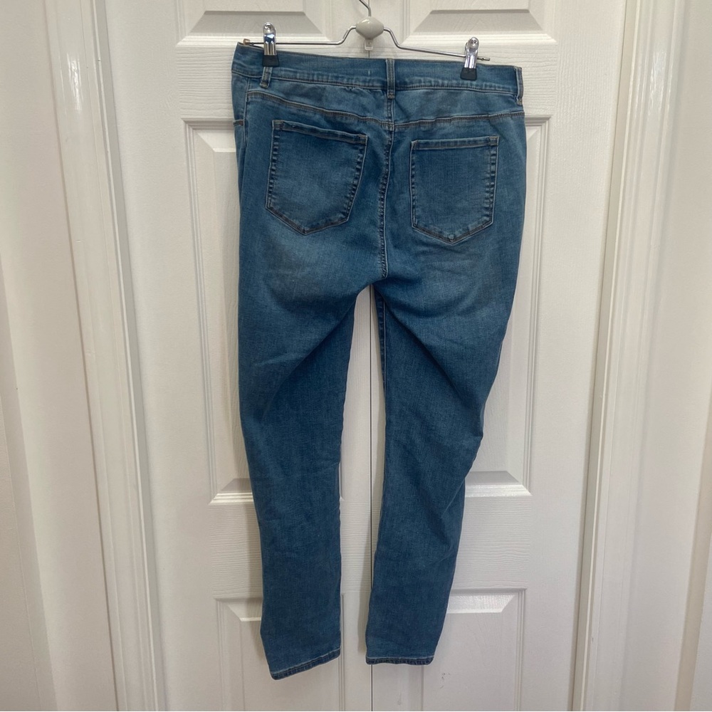Pacsun Distressed Jeans - Picture 3 of 7